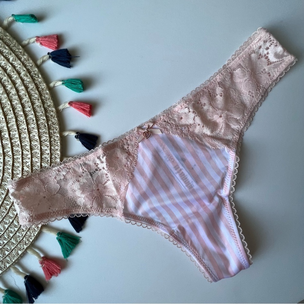 Victoria's Secret Body By Victoria Smooth & Lace Thong Panty Pink Stripe XS NEW